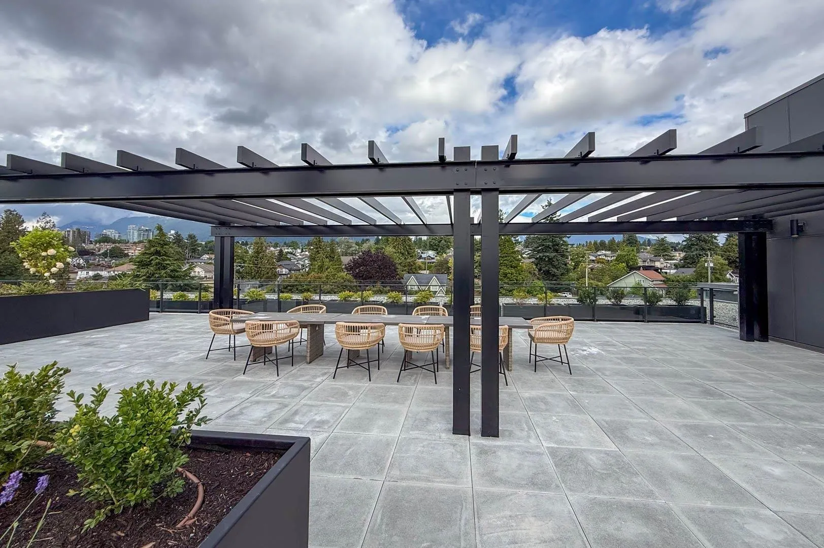 422 E 3rd Street #558