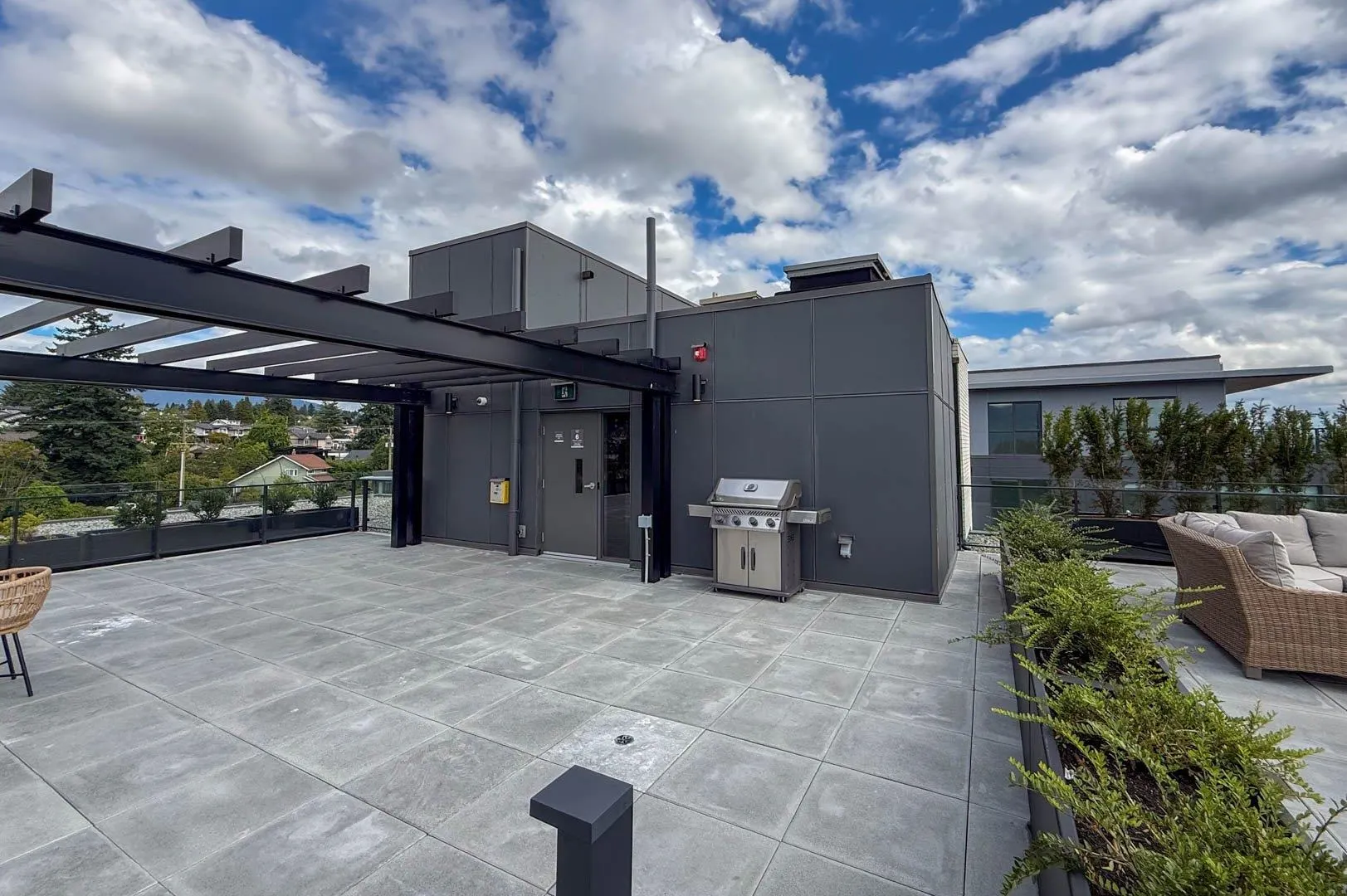 422 E 3rd Street #558
