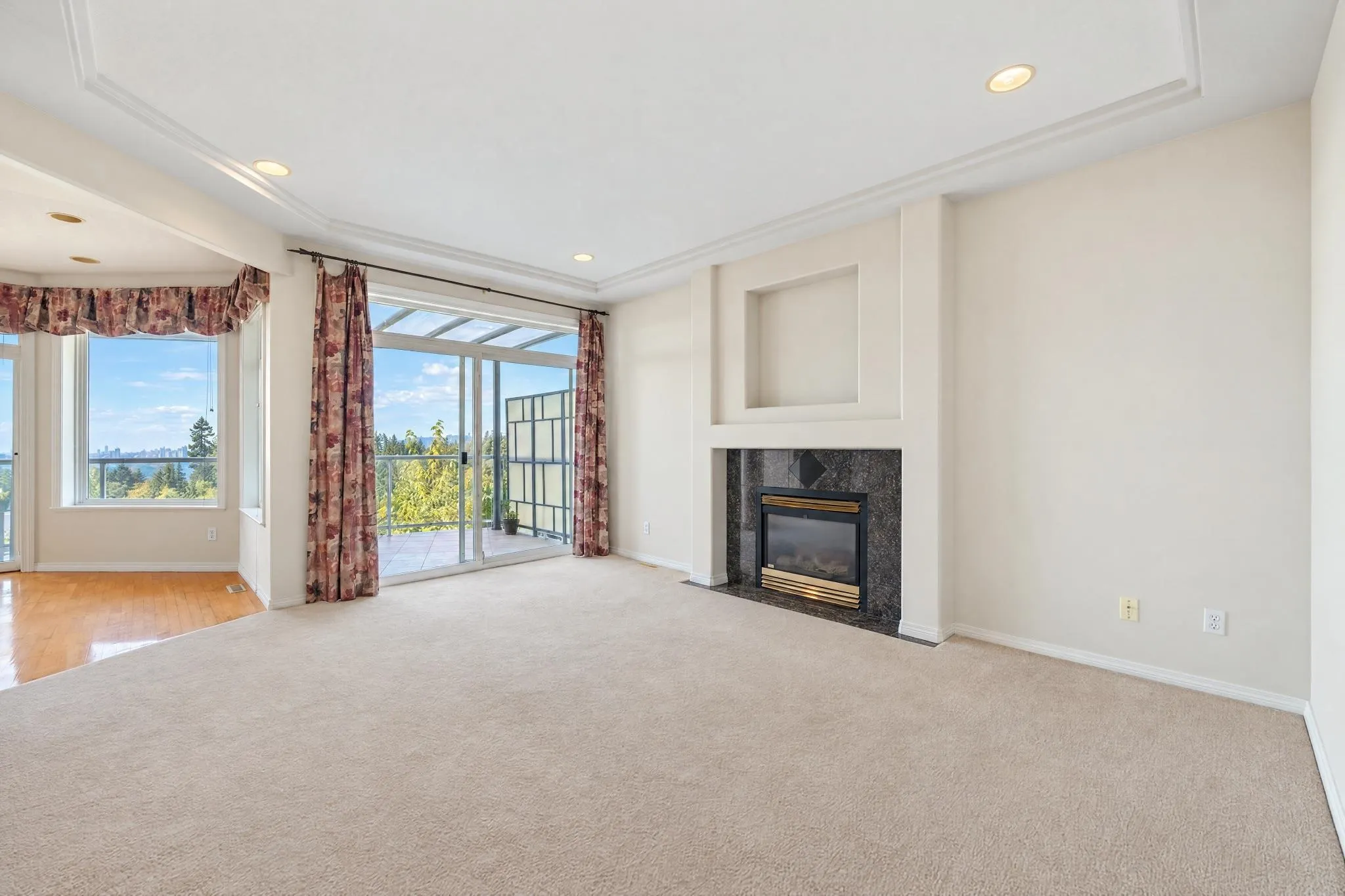 2570 Diamond Crescent