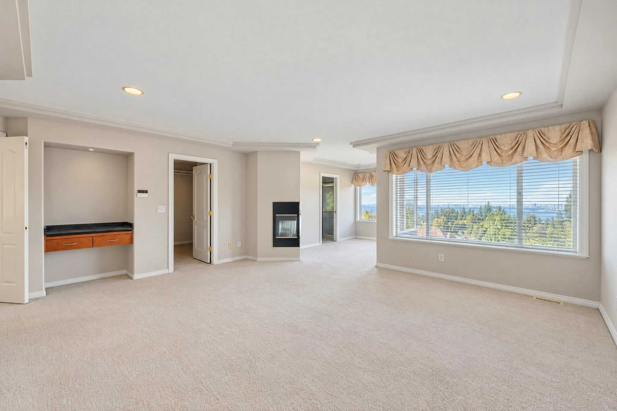 2570 Diamond Crescent