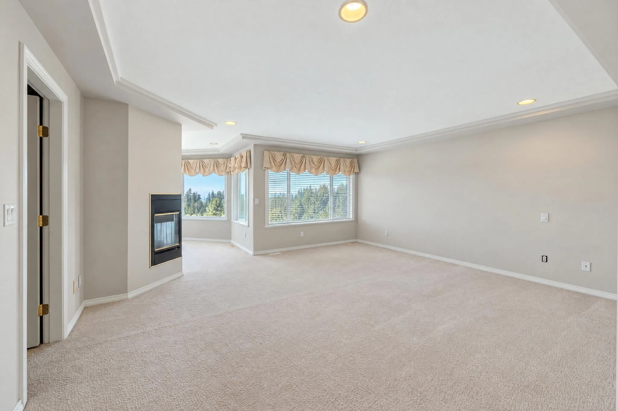 2570 Diamond Crescent