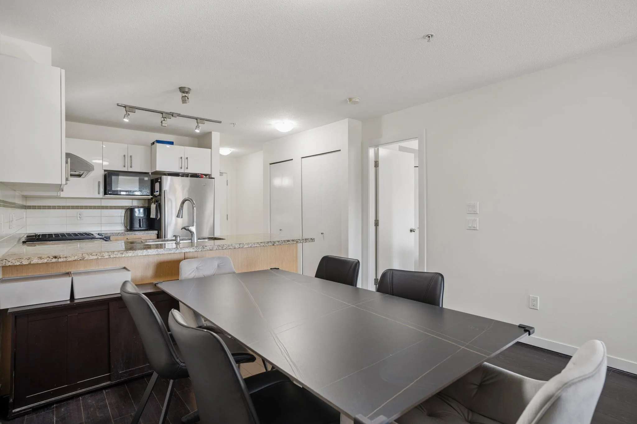 6828 Eckersley Road #123