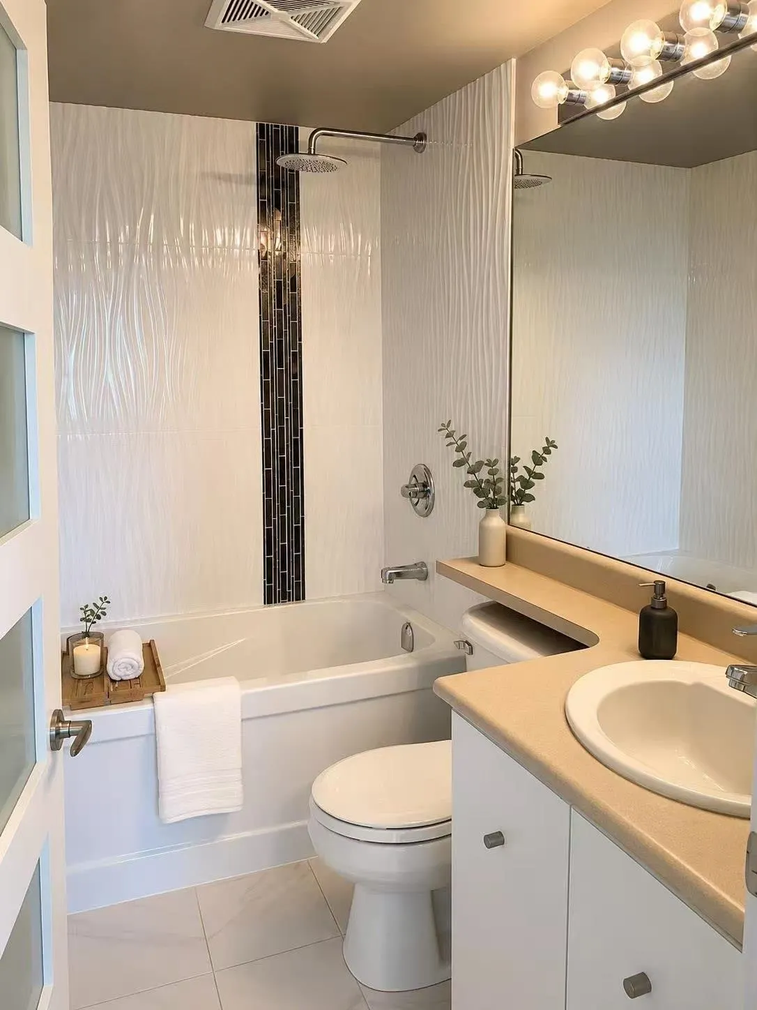 3438 Vanness Avenue #909