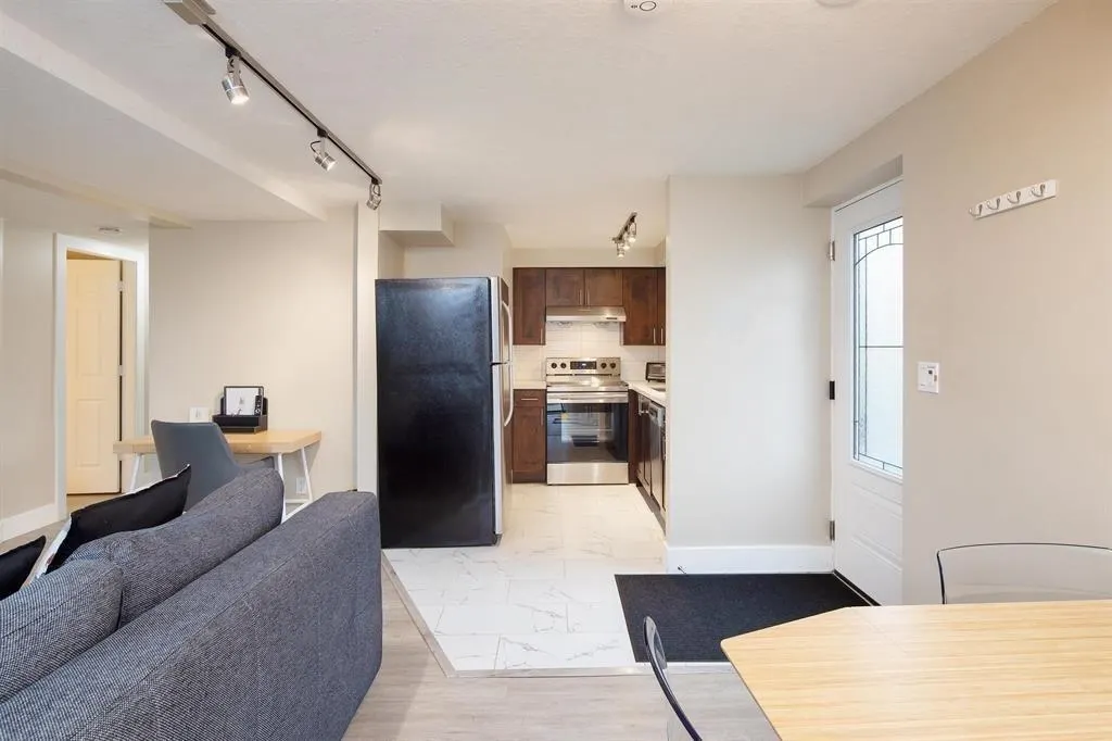 195 W 12 Avenue