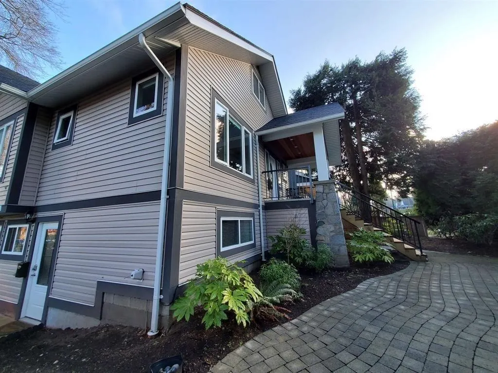 195 W 12 Avenue