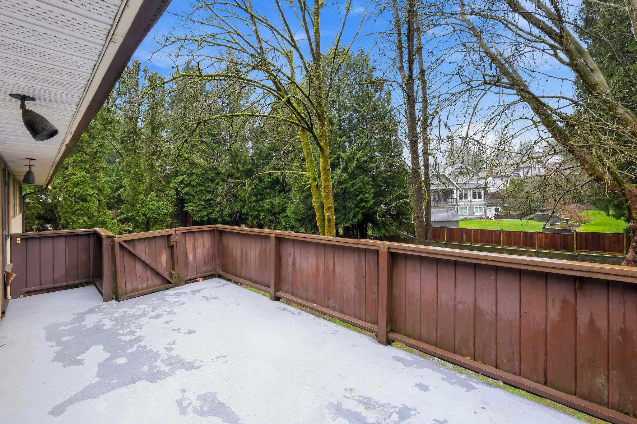 8285 Burnlake Drive