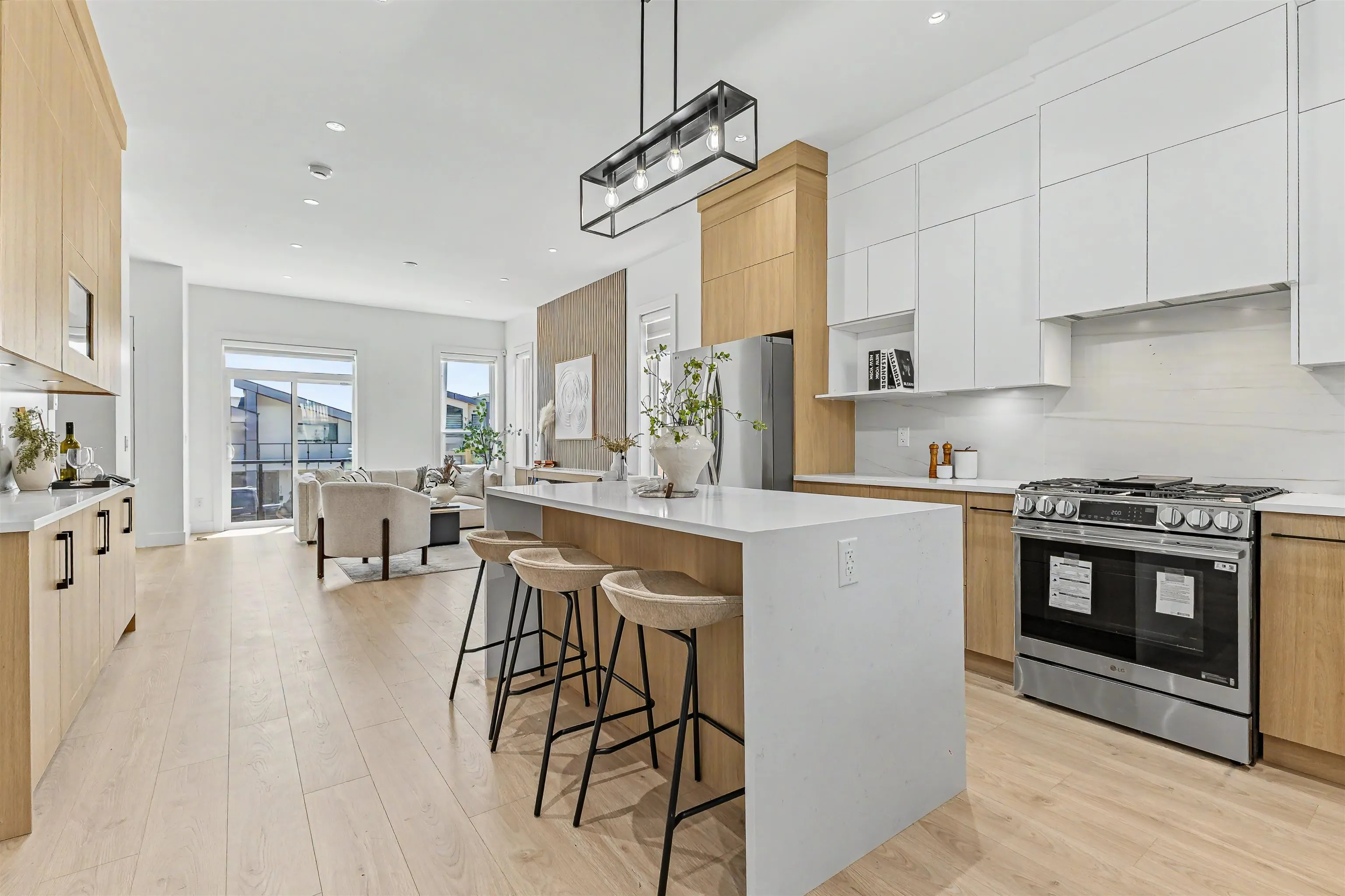 957 Edgar Avenue #101