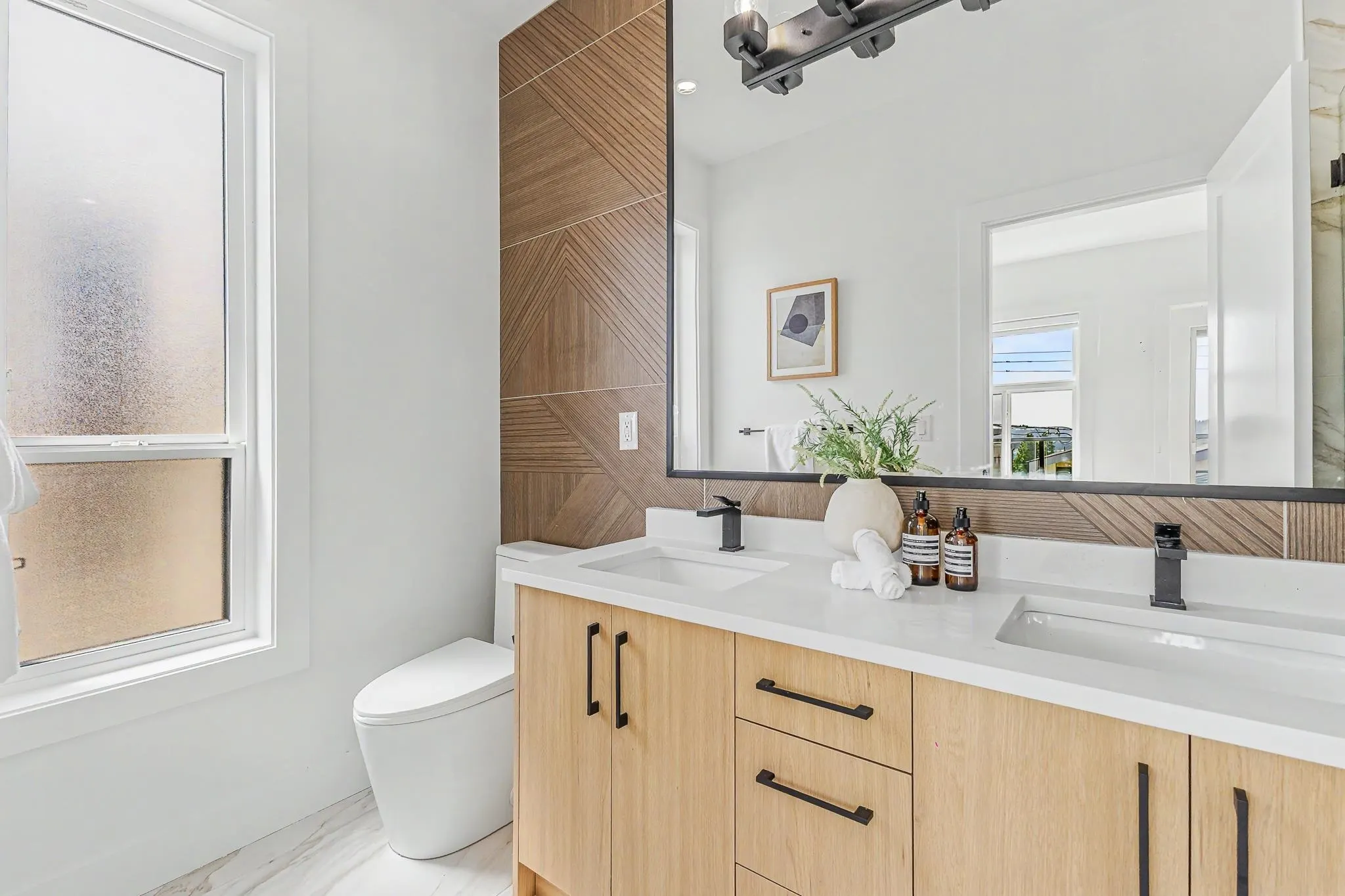 957 Edgar Avenue #101