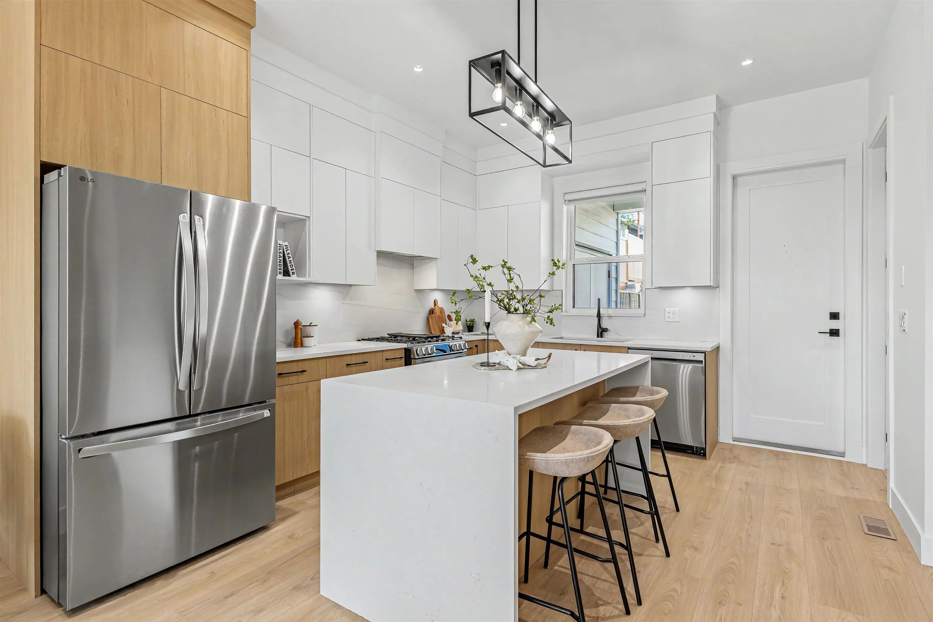 957 Edgar Avenue #101