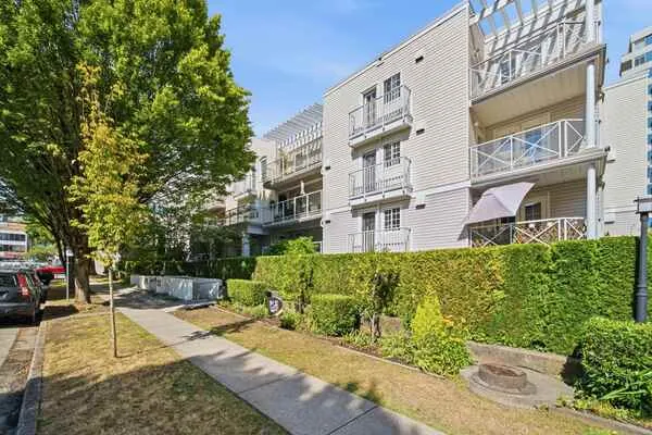 5788 Vine Street #107