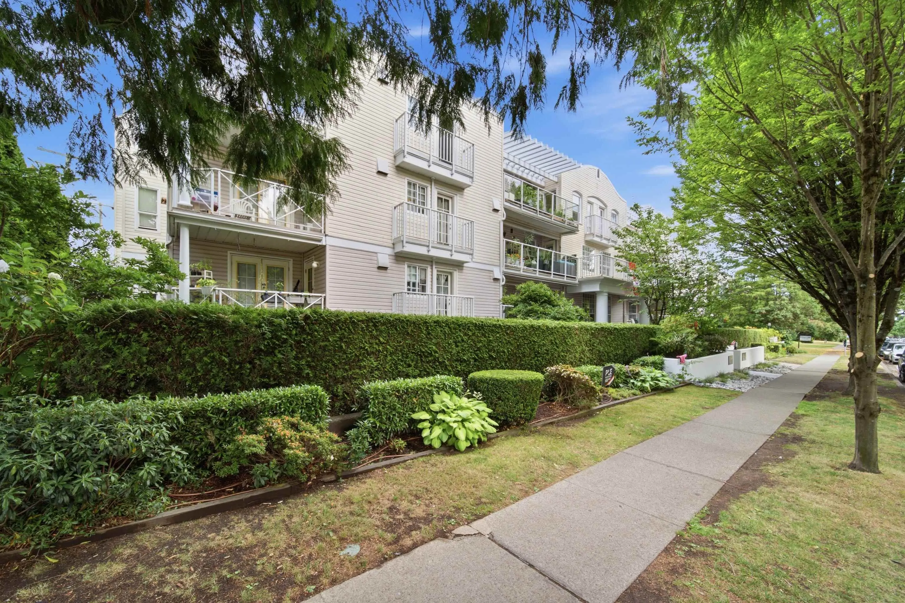 5788 Vine Street #107