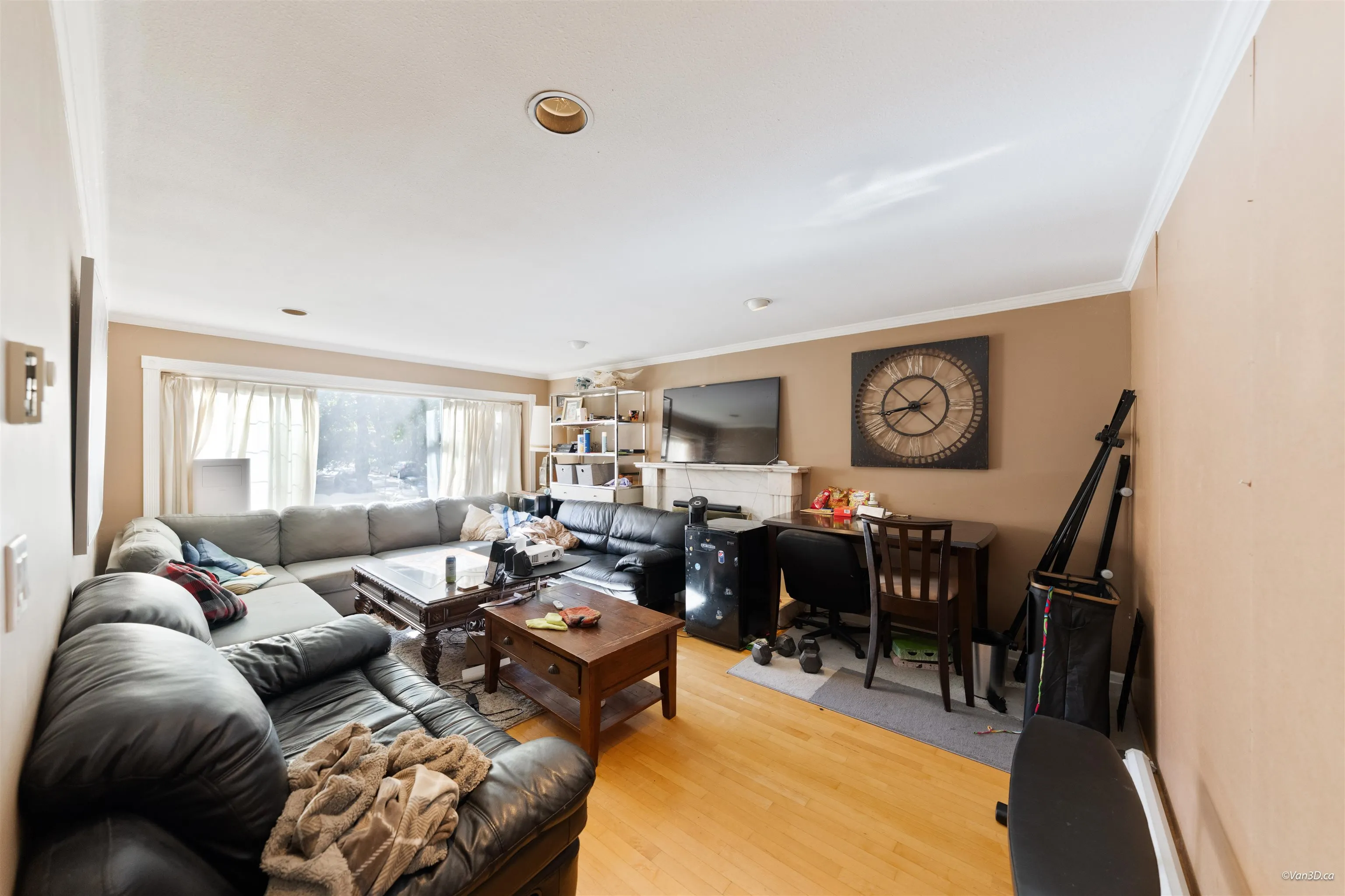 195 W 17th Avenue