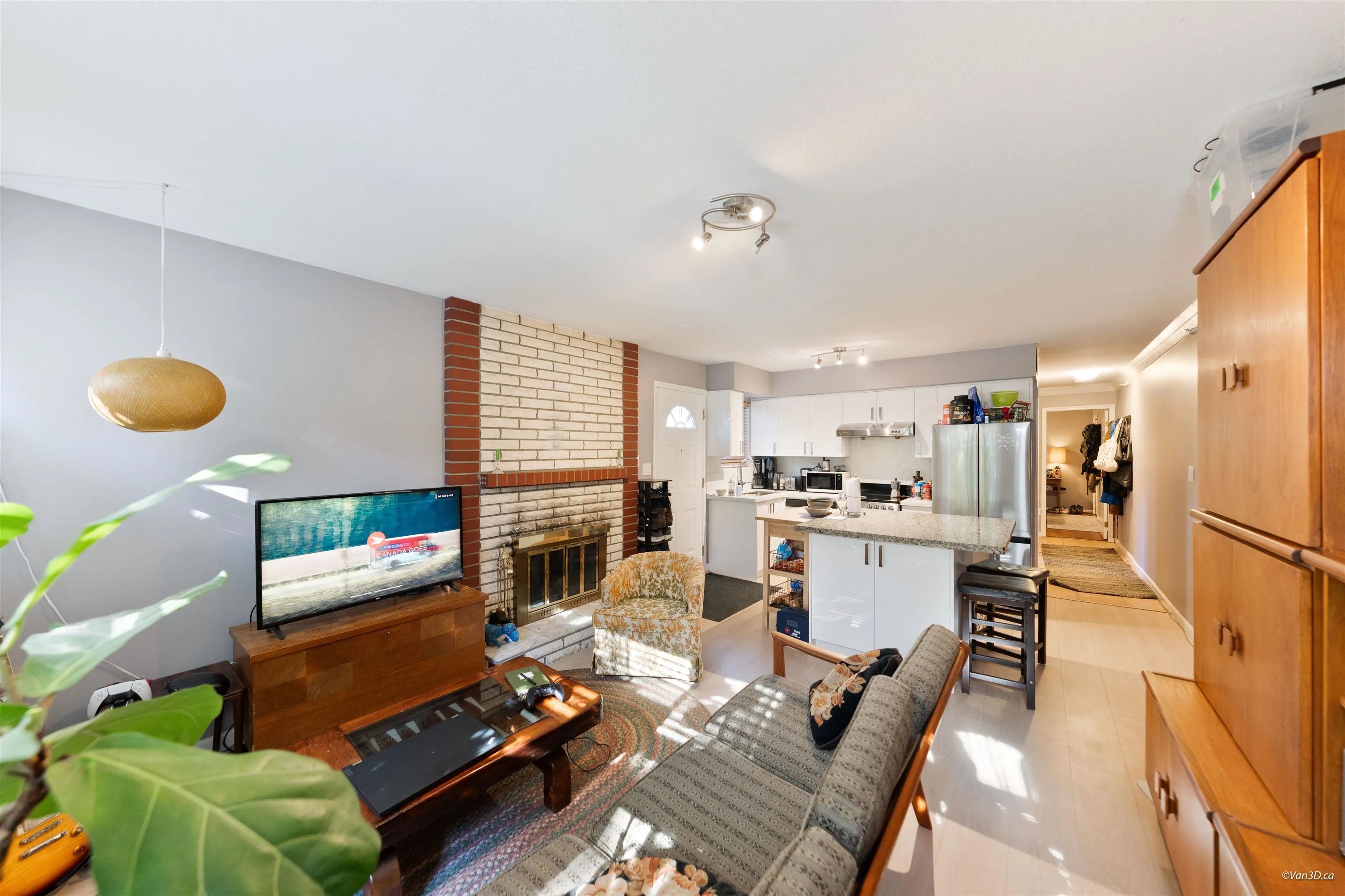 195 W 17th Avenue