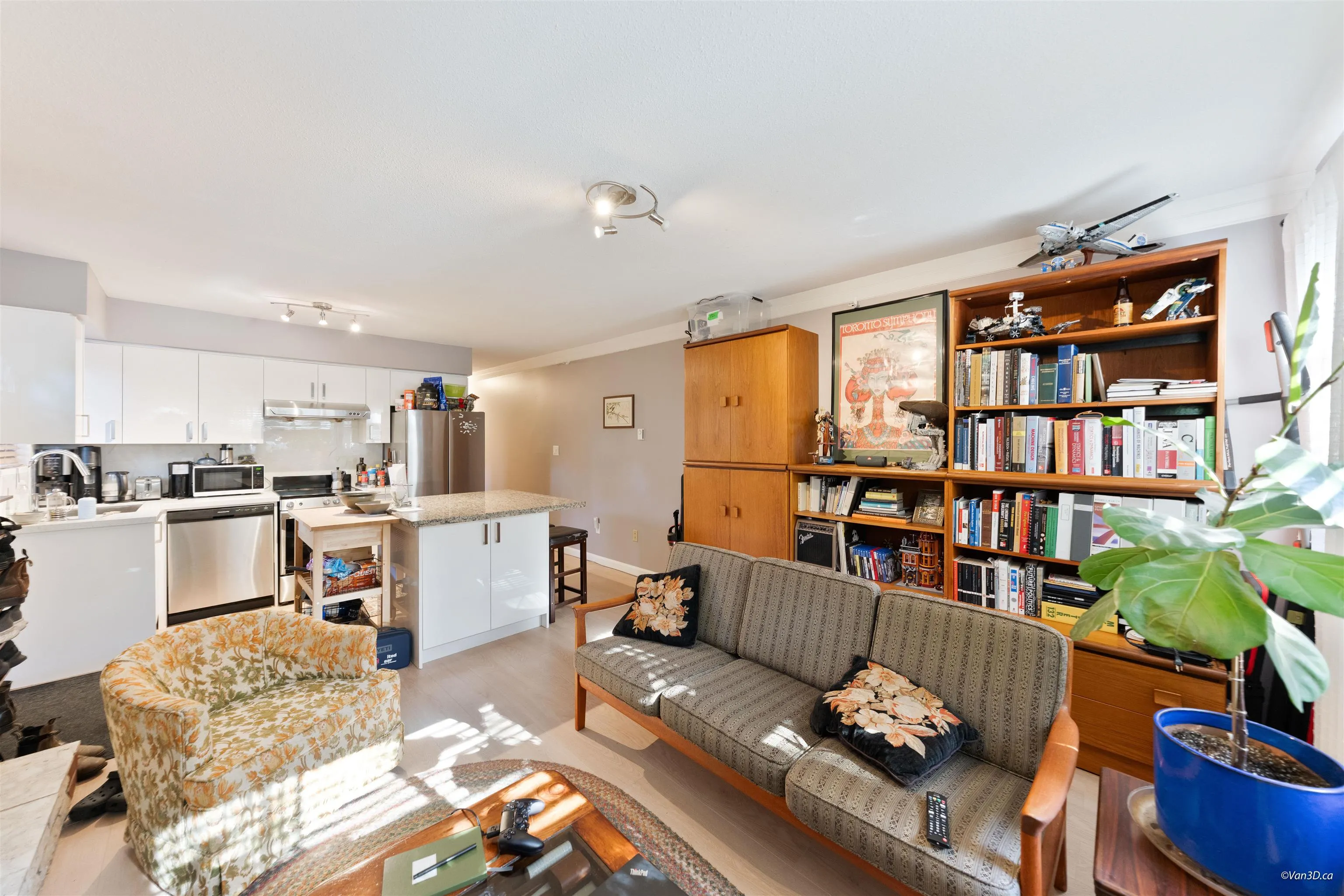195 W 17th Avenue