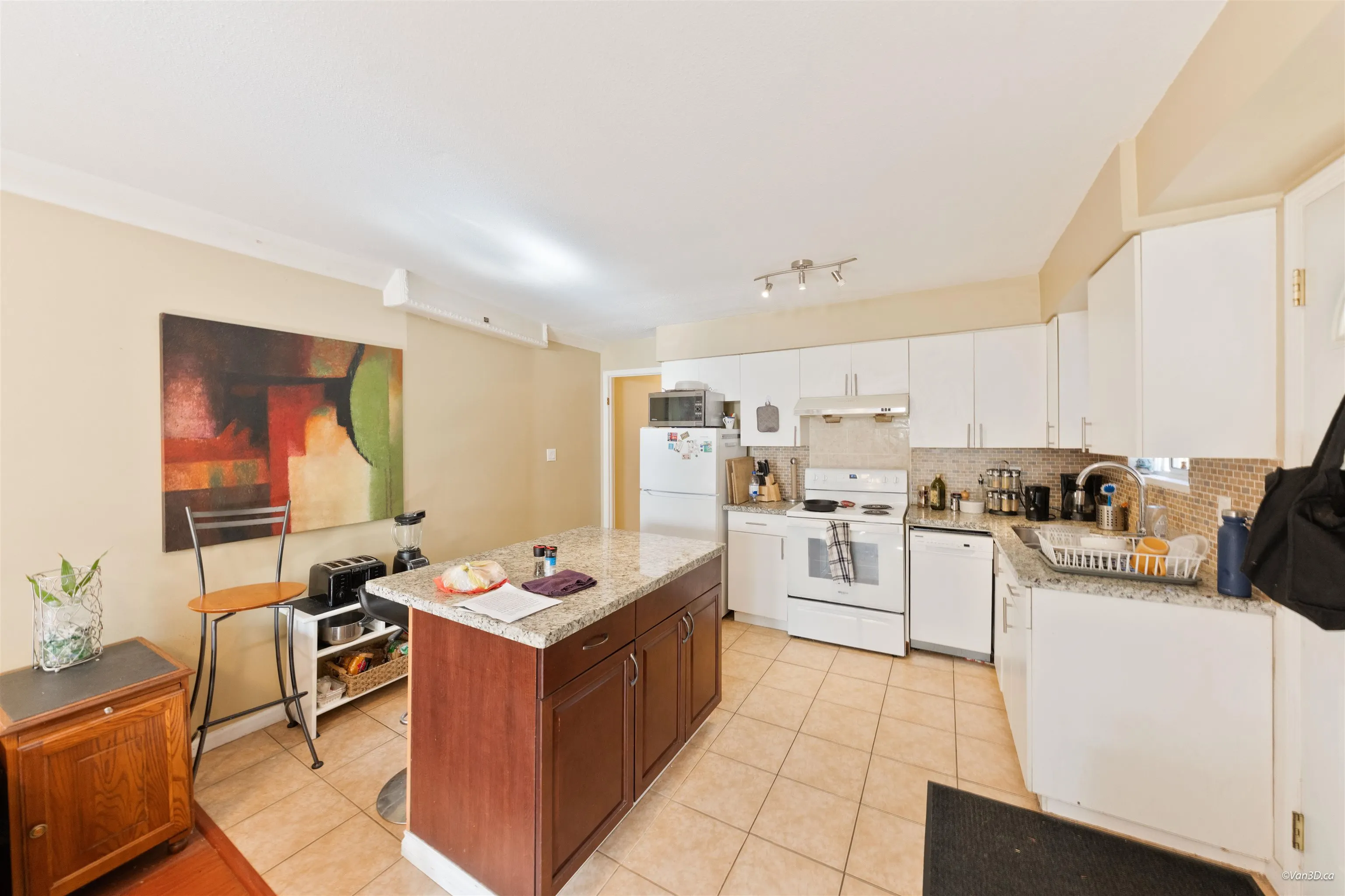 195 W 17th Avenue