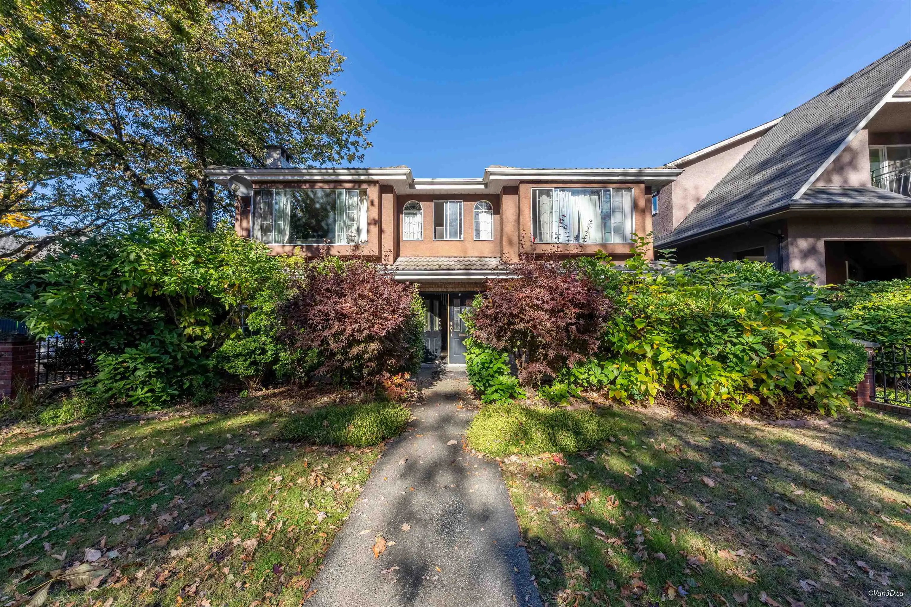 195 W 17th Avenue