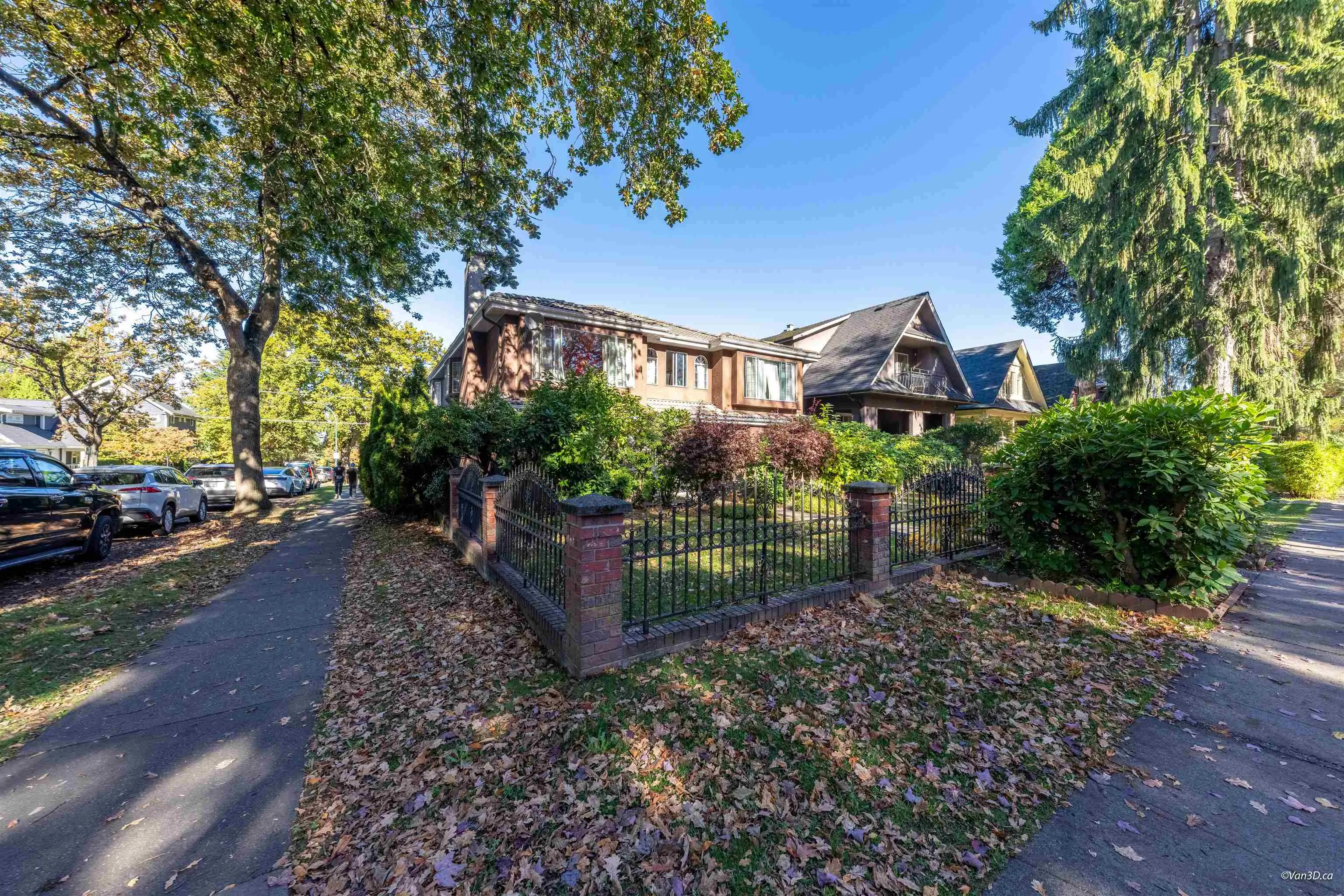 195 W 17th Avenue