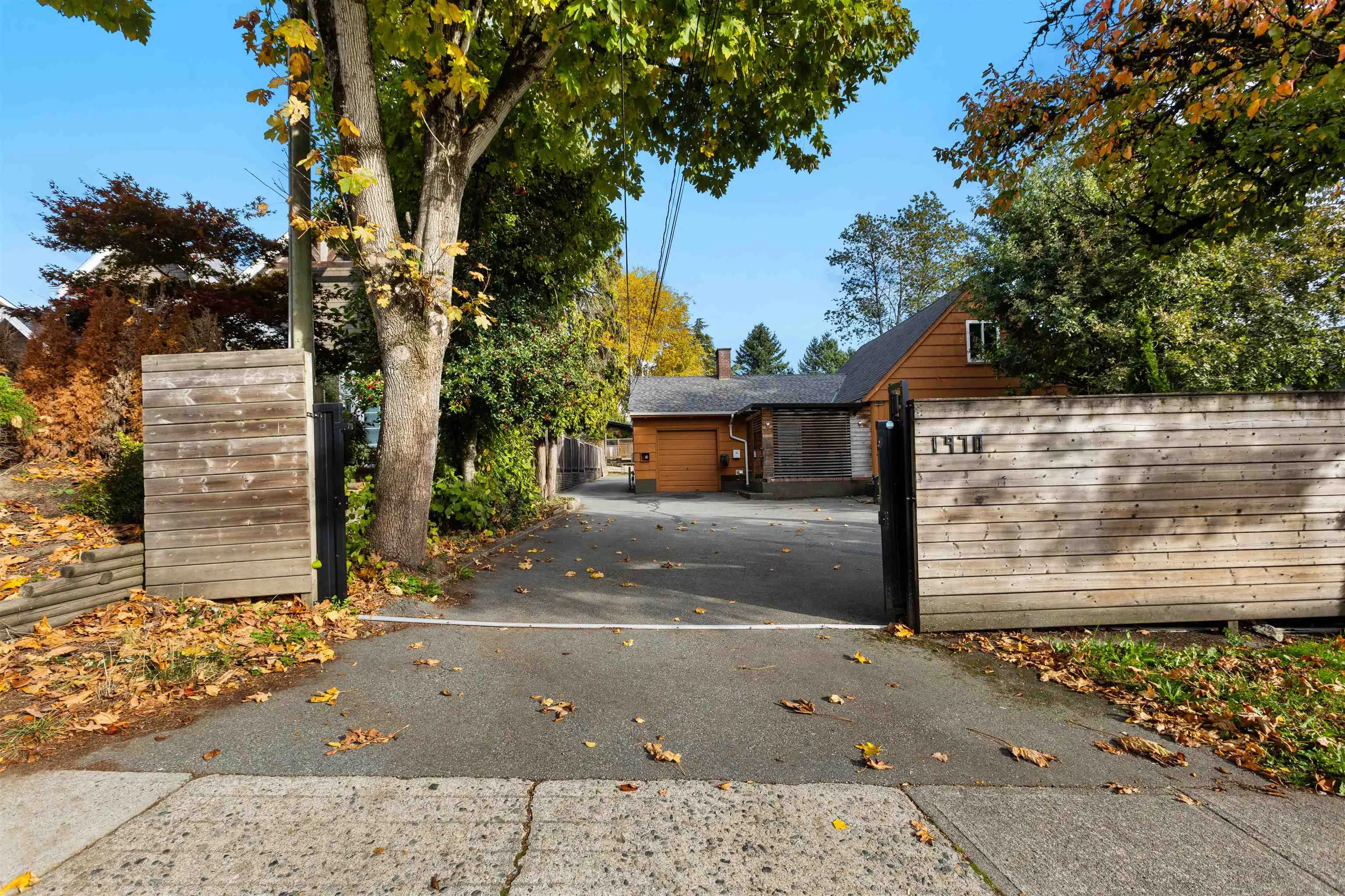 1970 Sperling Avenue
