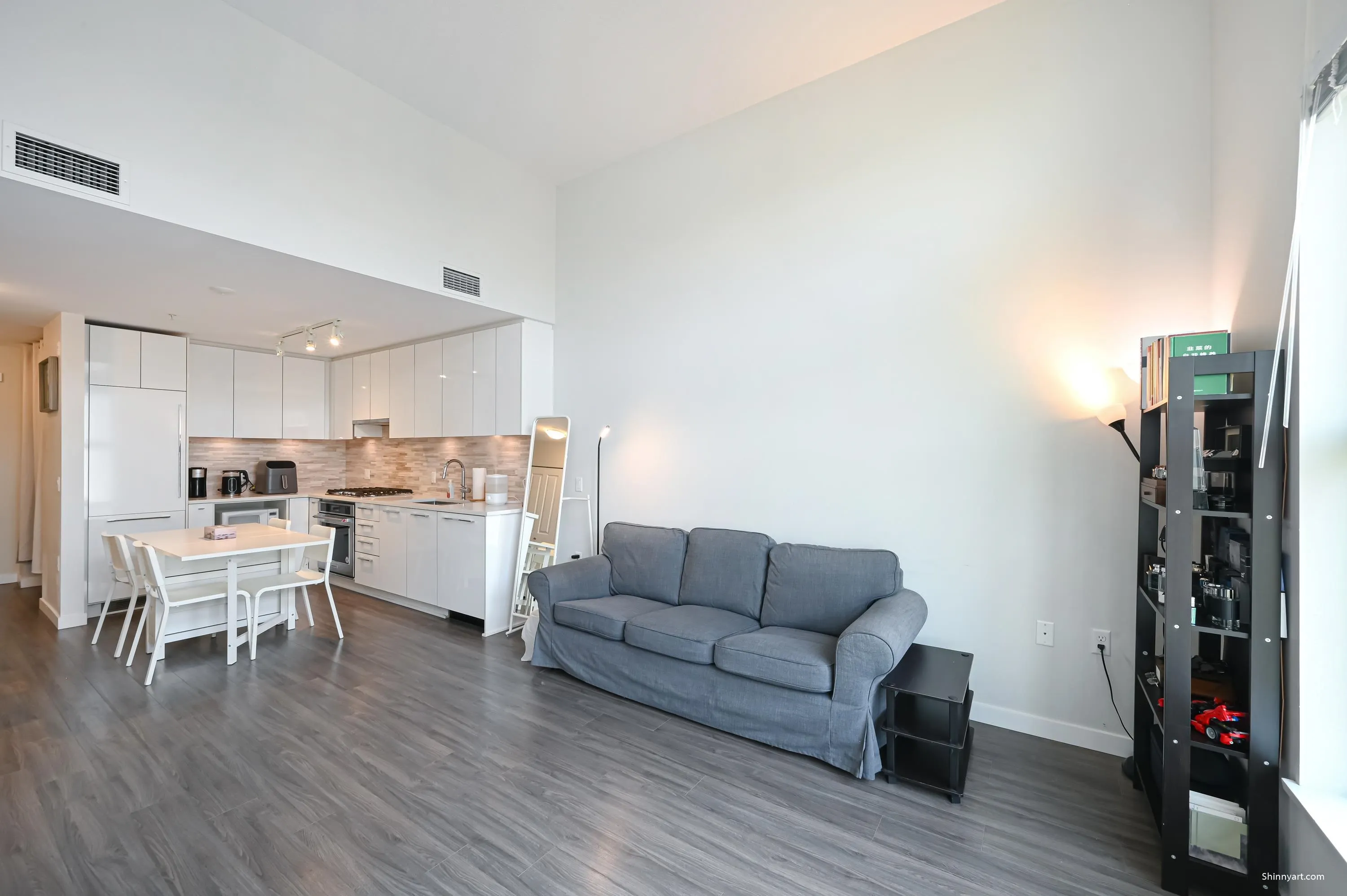 9551 Alexandra Road #427