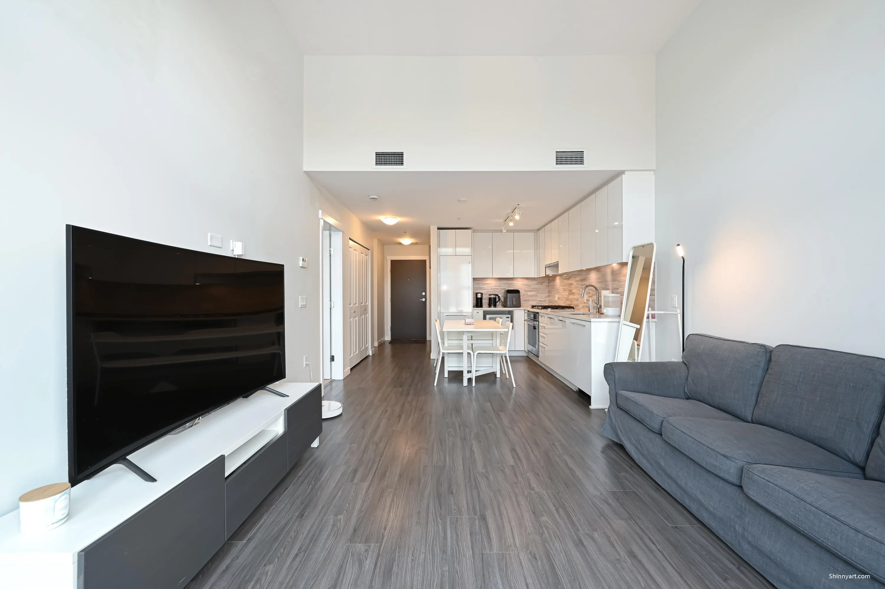 9551 Alexandra Road #427