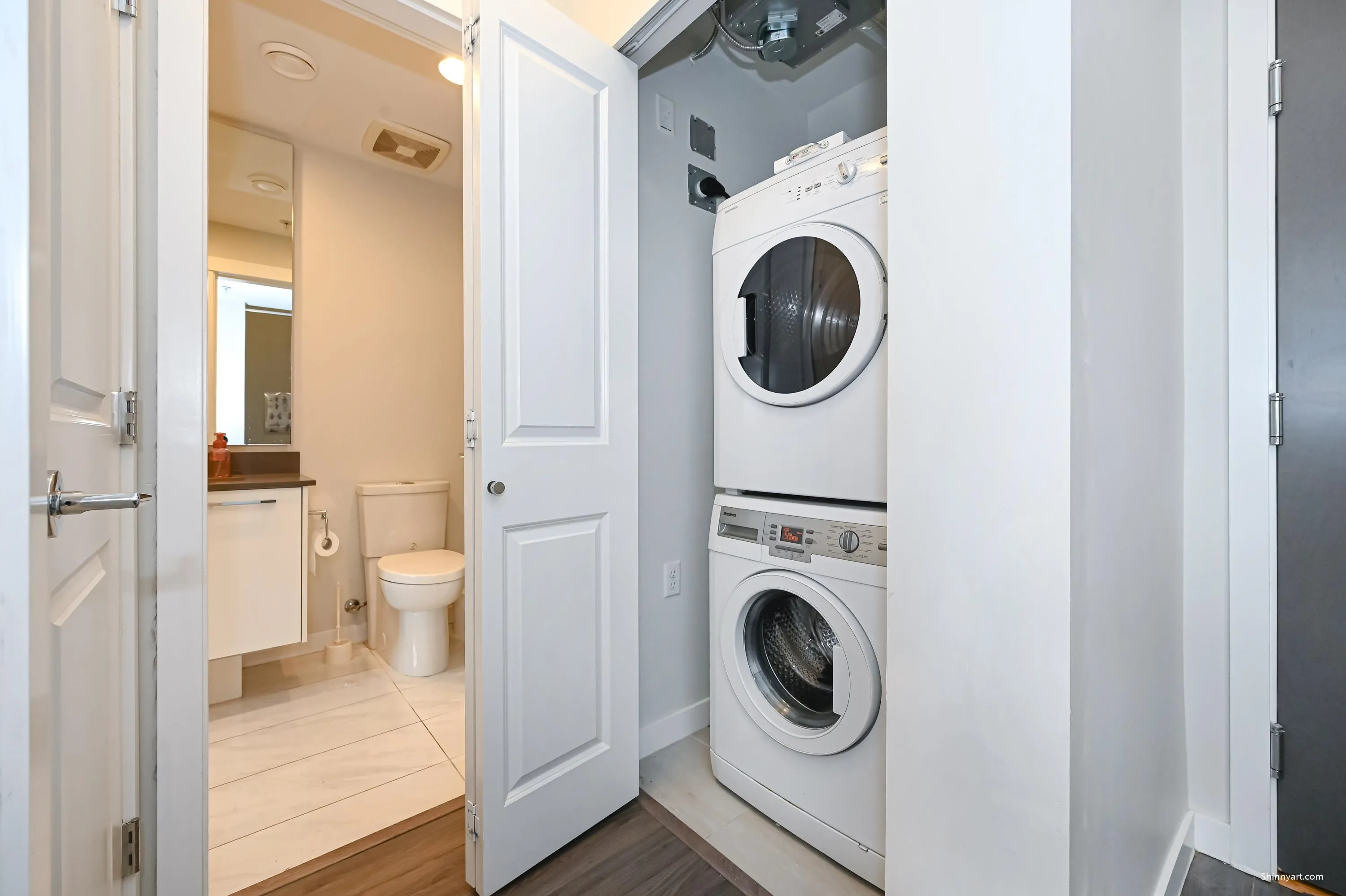 9551 Alexandra Road #427