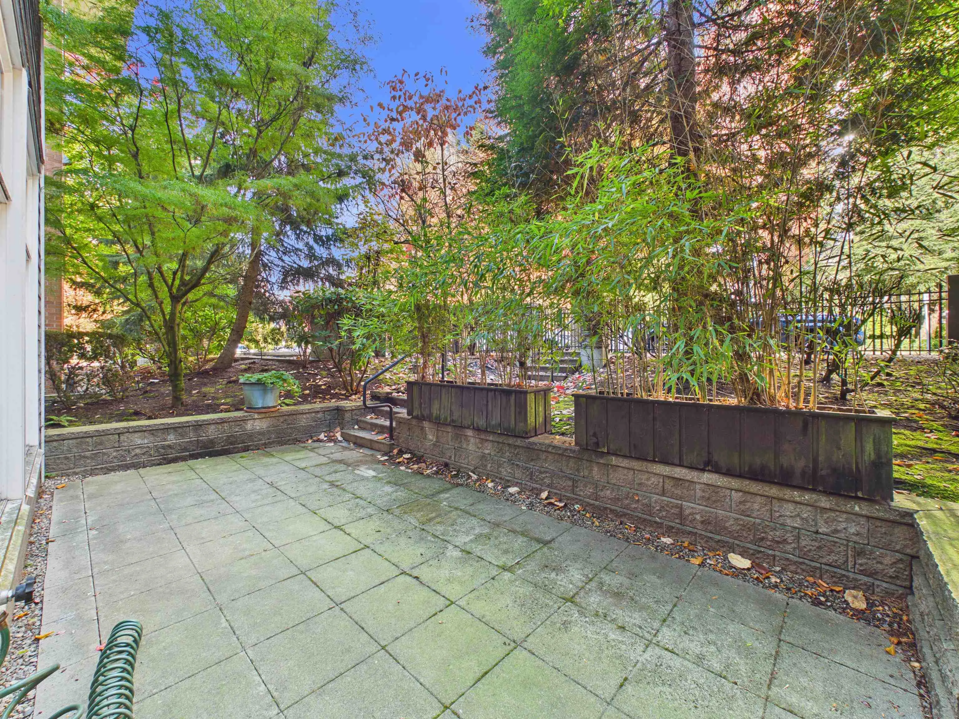 6888 Southpoint Drive #106