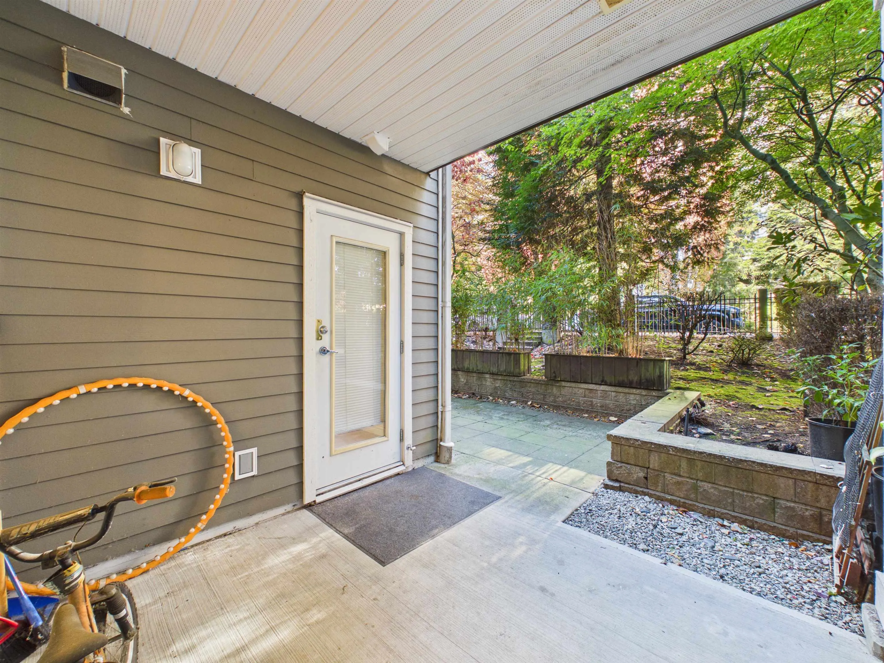6888 Southpoint Drive #106