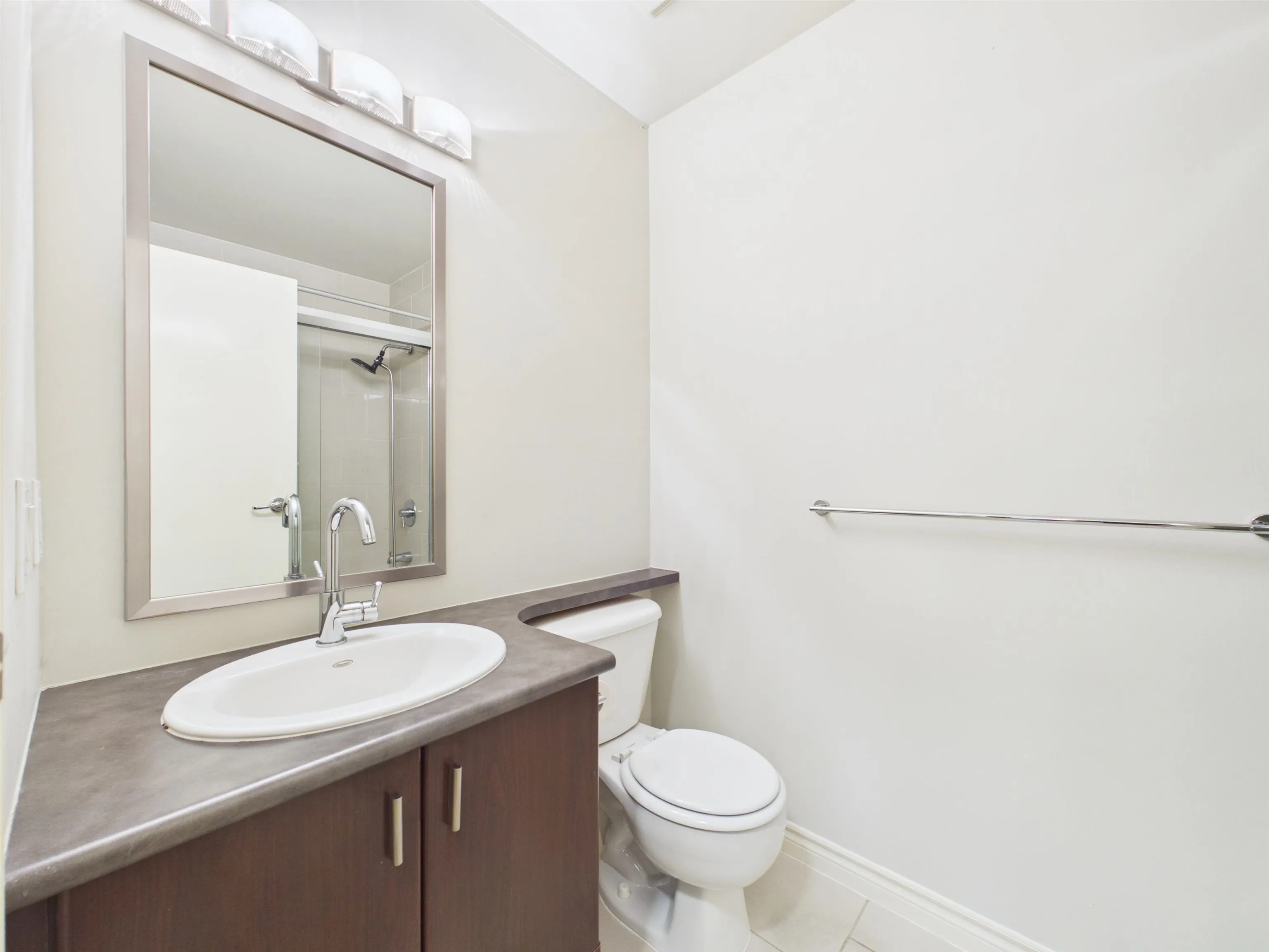 6888 Southpoint Drive #106