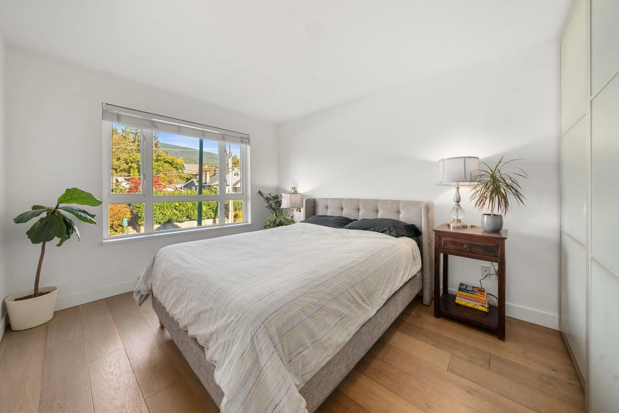 183 W 23rd Street #207