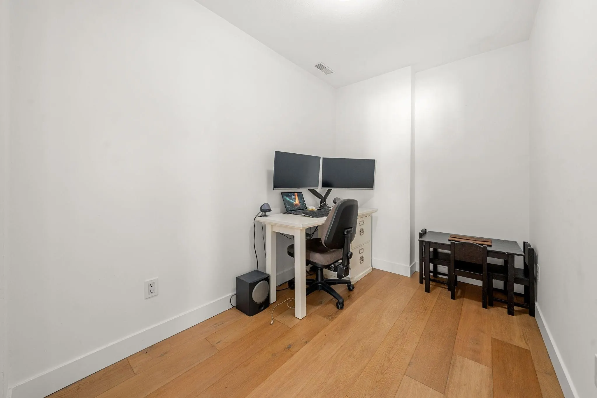 183 W 23rd Street #207