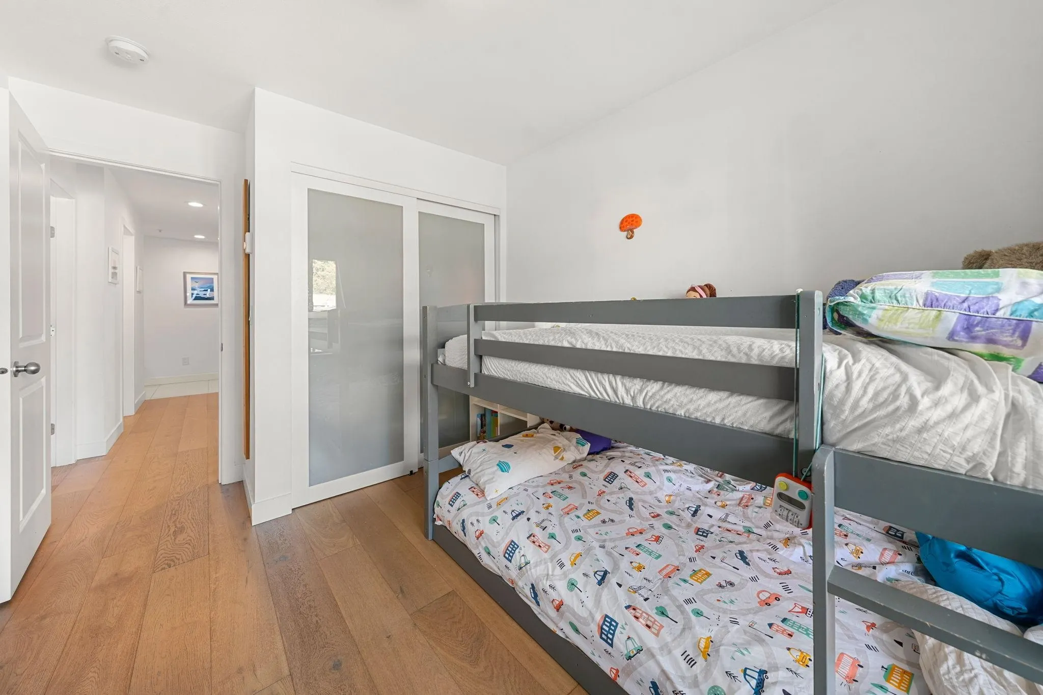 183 W 23rd Street #207