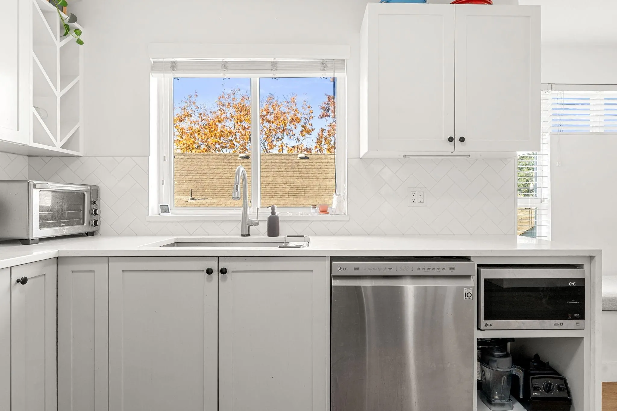 183 W 23rd Street #207
