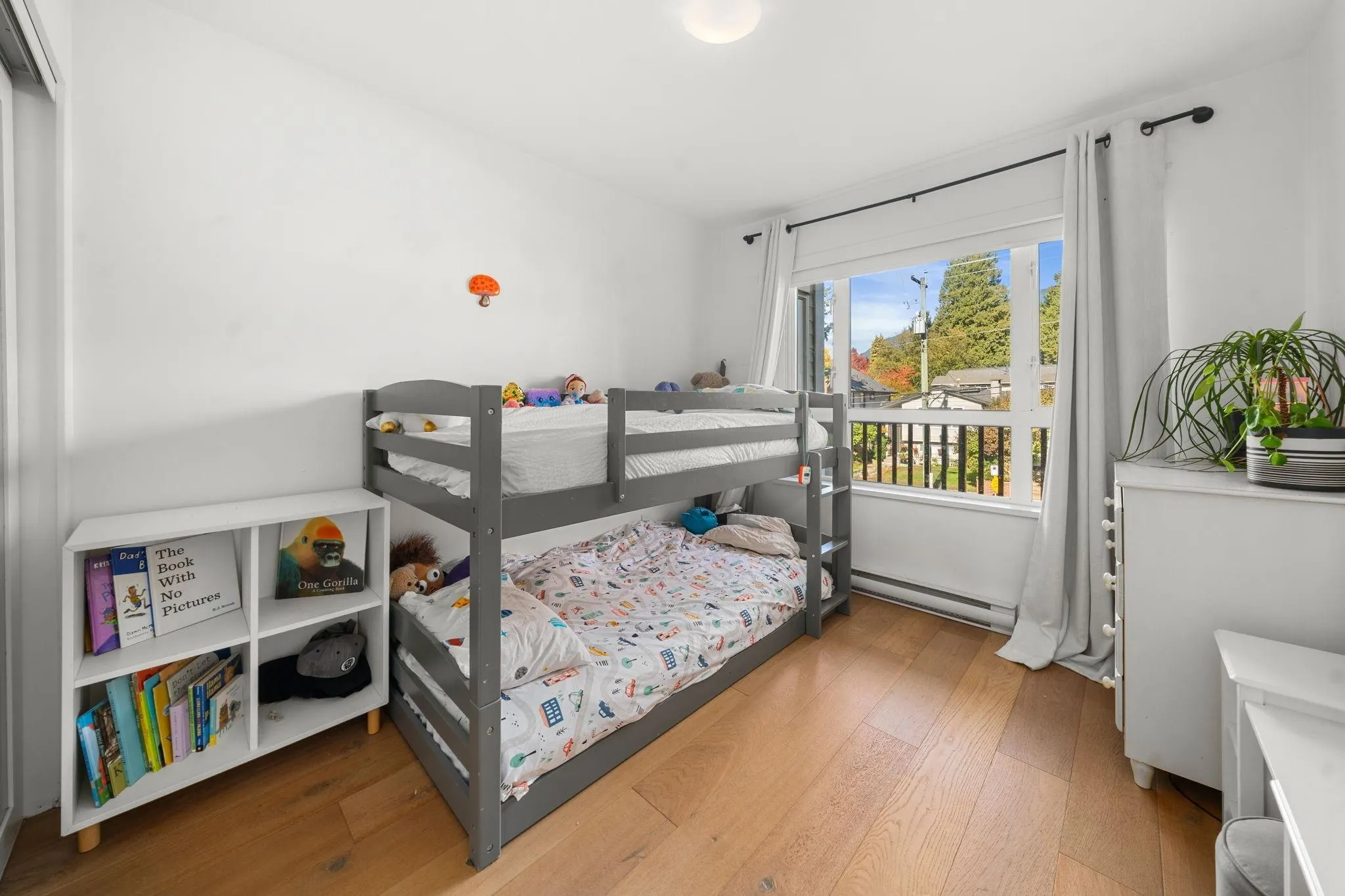 183 W 23rd Street #207