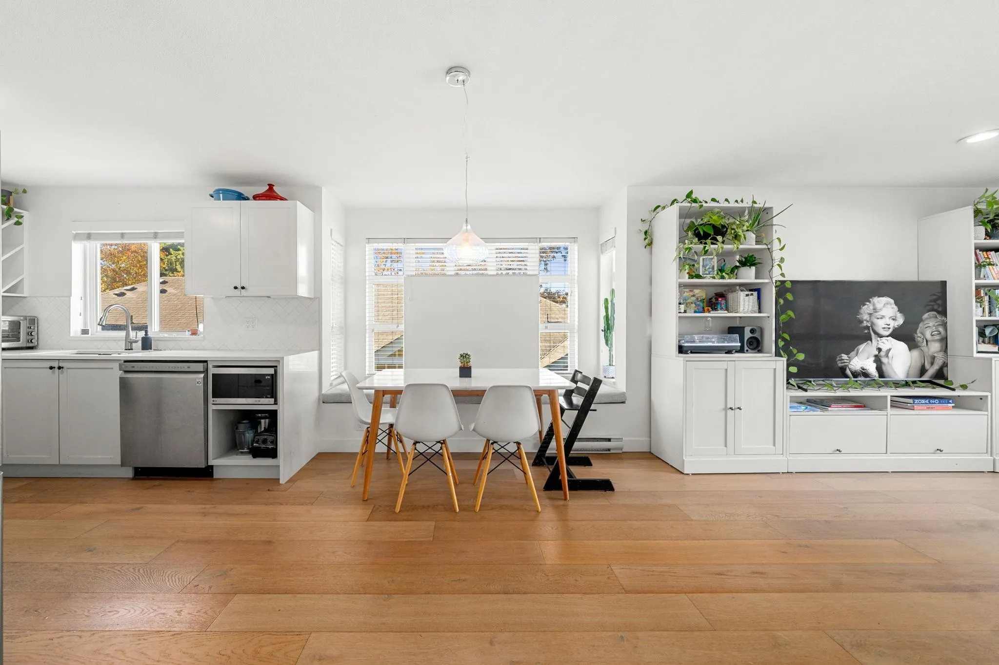 183 W 23rd Street #207