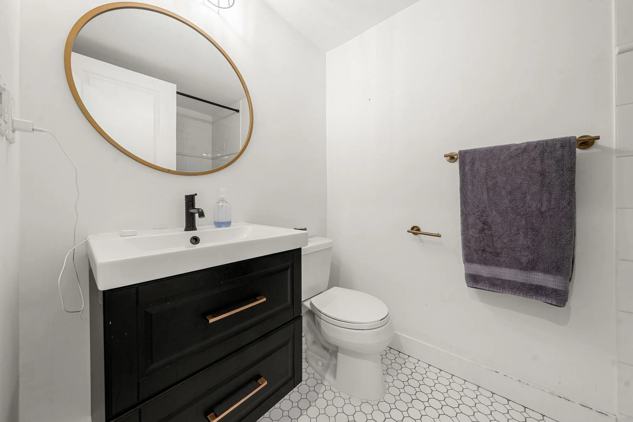 183 W 23rd Street #207