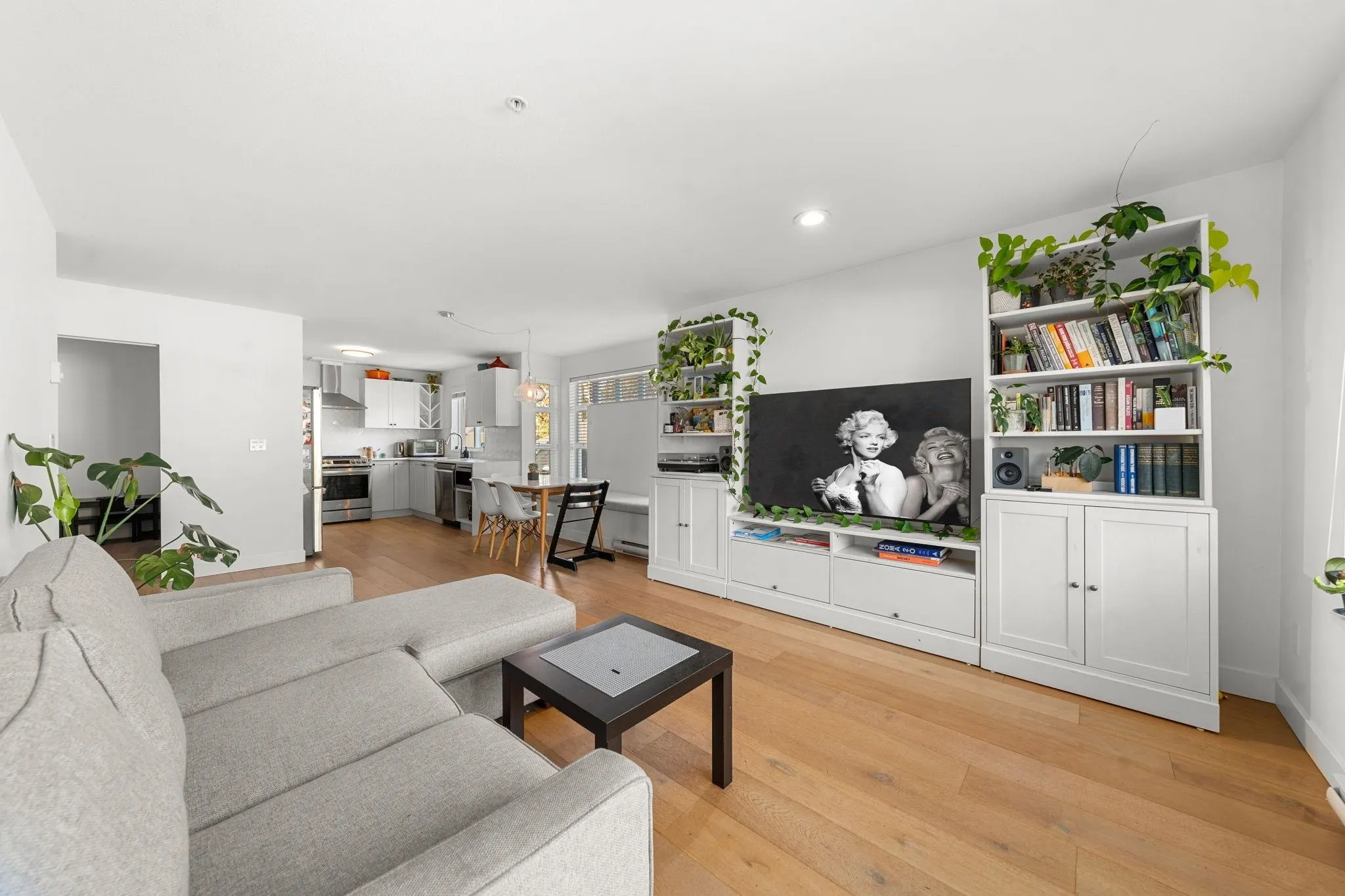 183 W 23rd Street #207