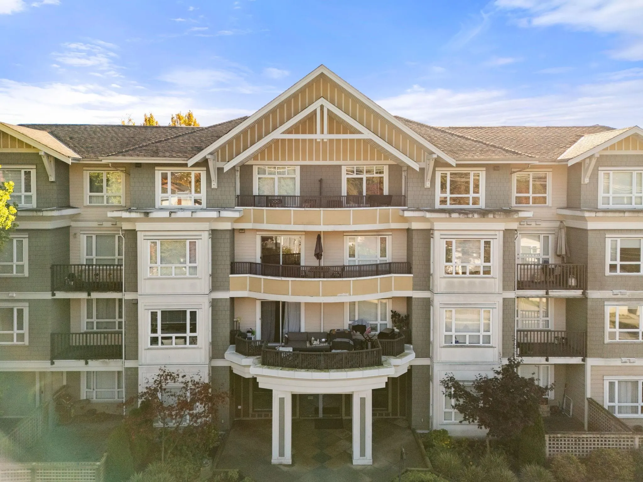183 W 23rd Street #207