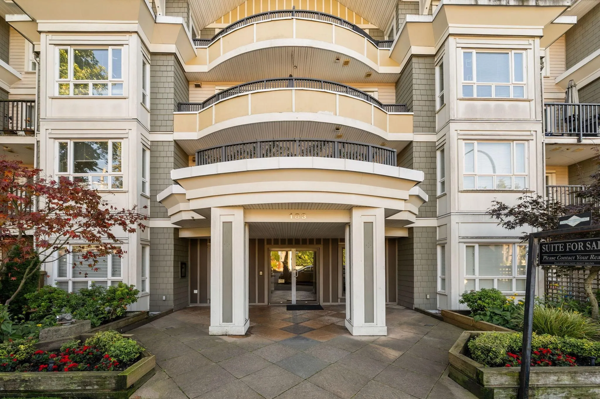 183 W 23rd Street #207