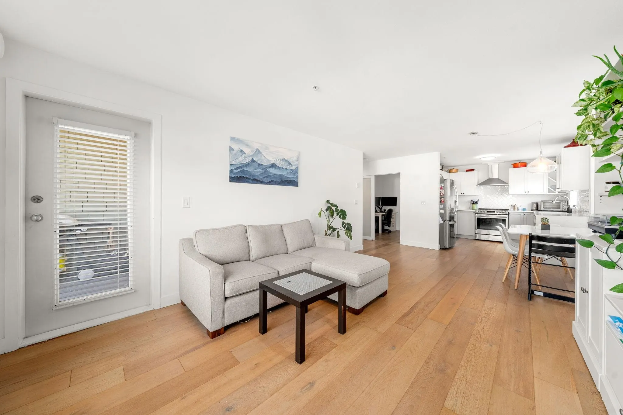 183 W 23rd Street #207