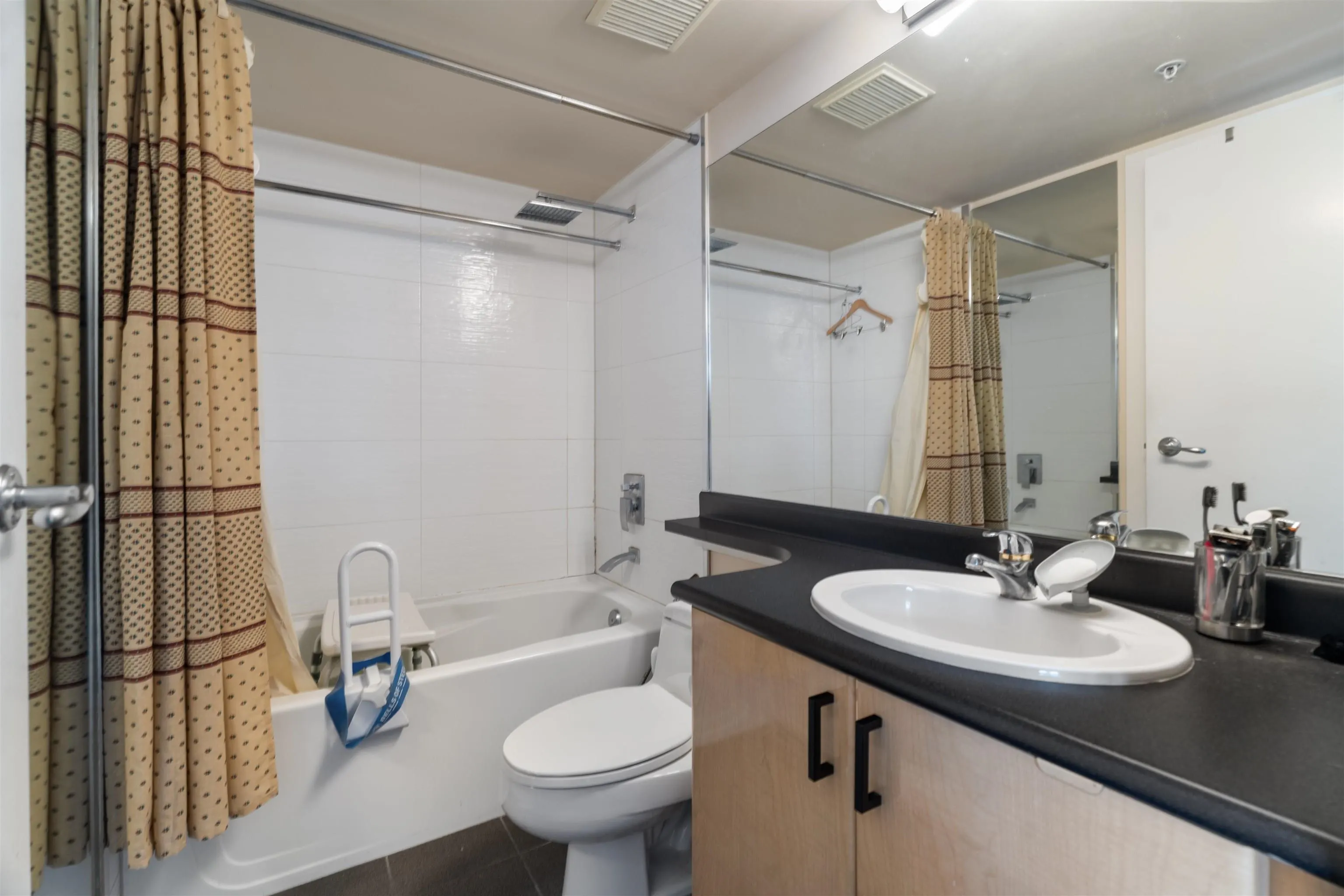1688 Robson Street #306