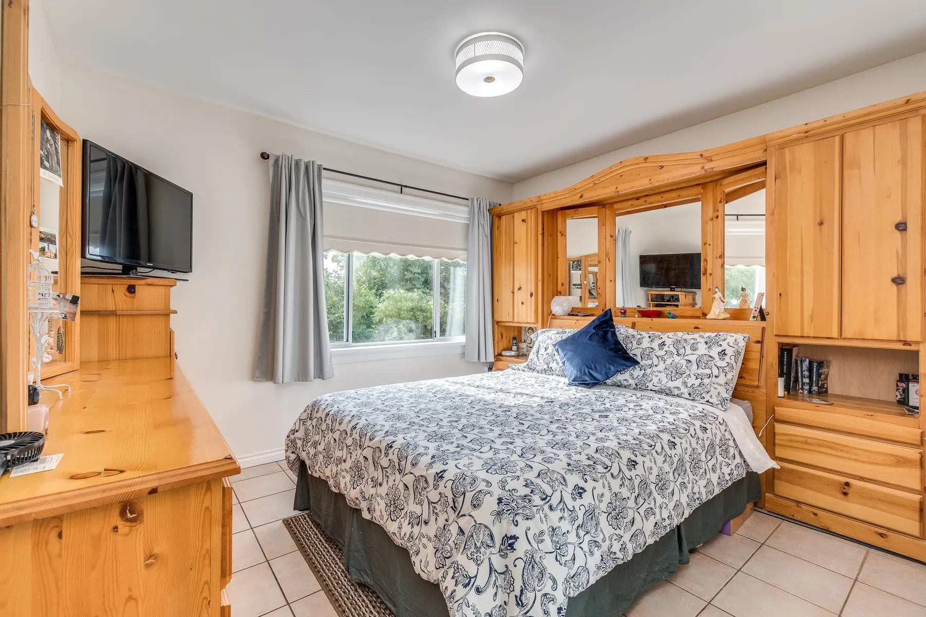 1276 Douglas Road