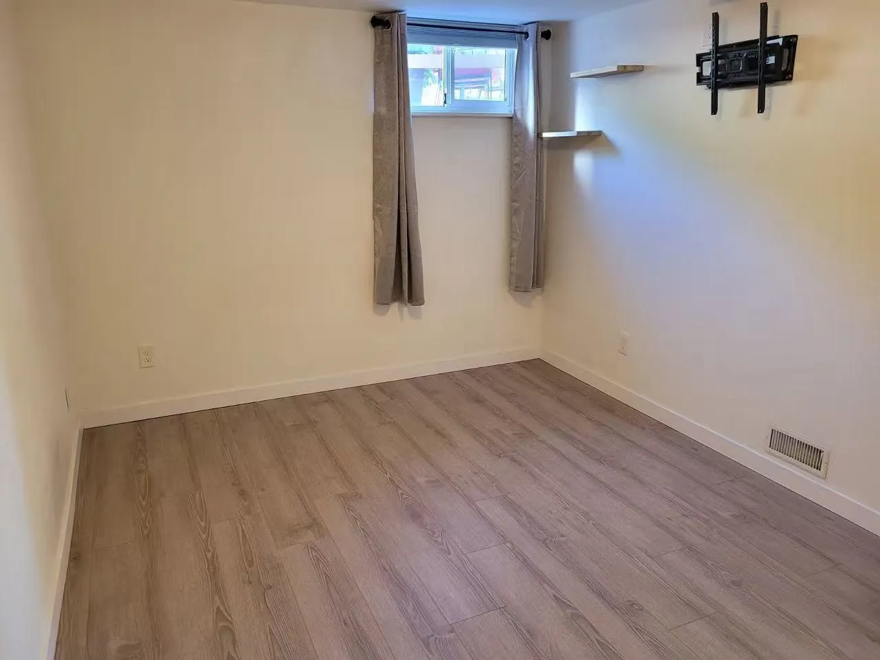1276 Douglas Road