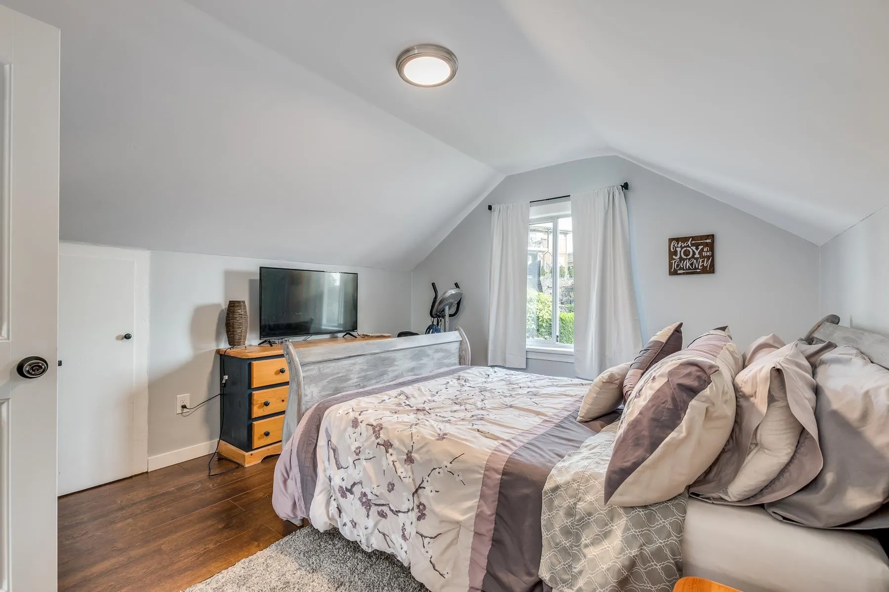 1276 Douglas Road