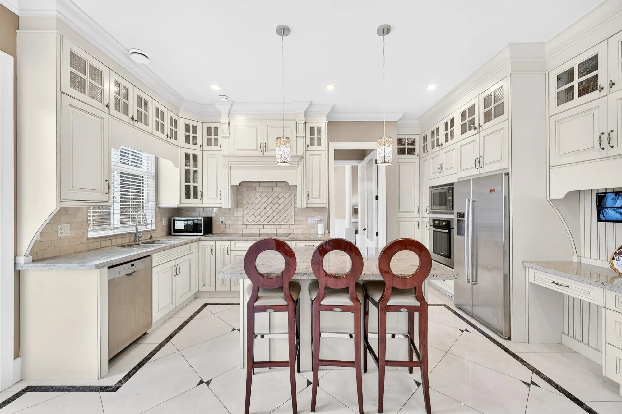 9491 Glenbrook Drive
