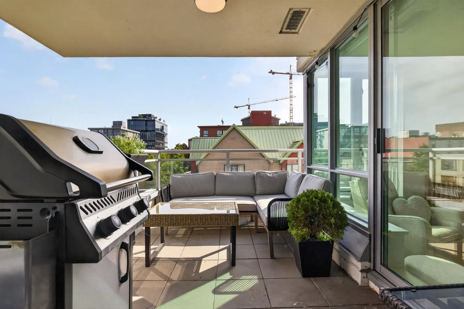 120 Milross Avenue #502