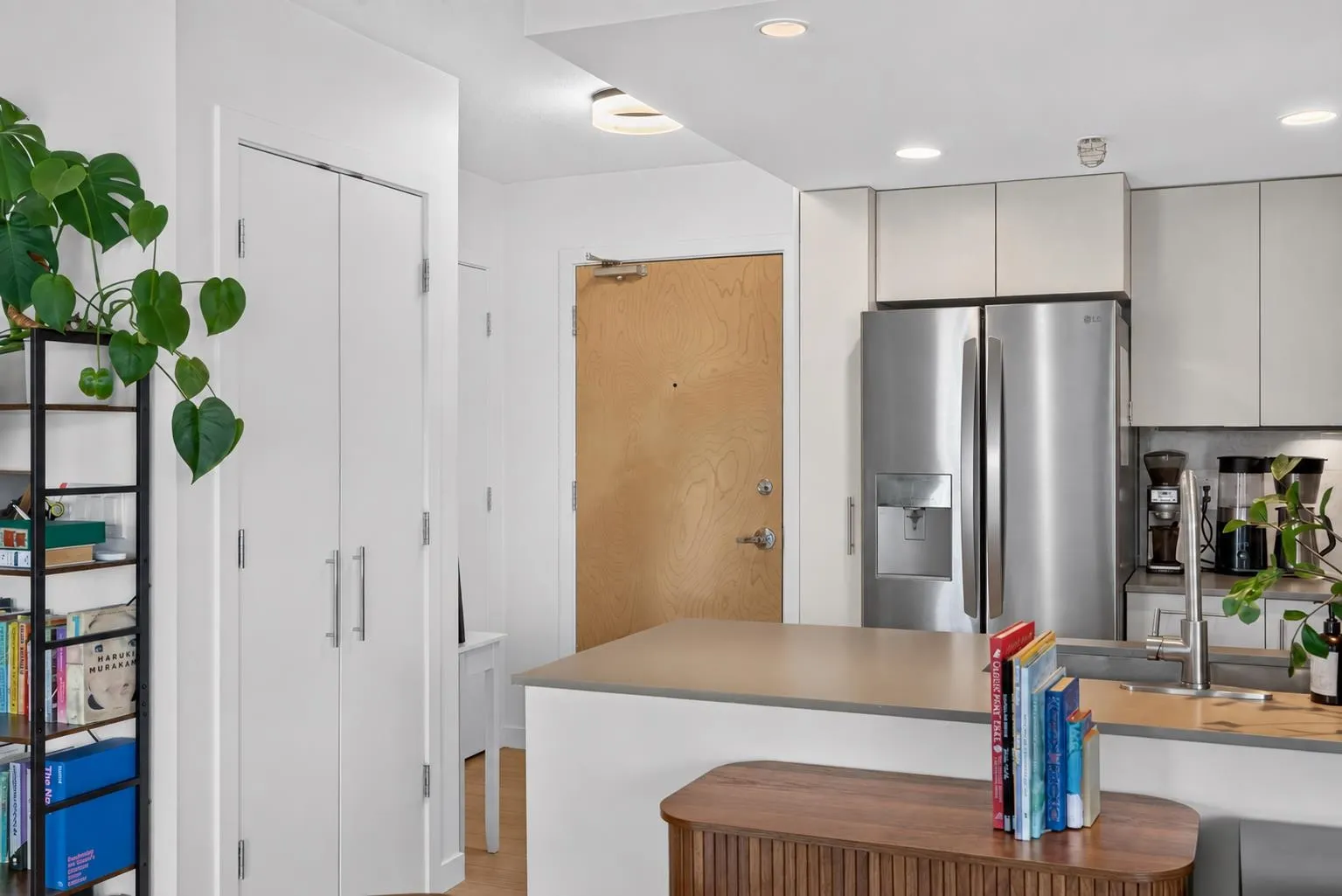 120 Milross Avenue #502