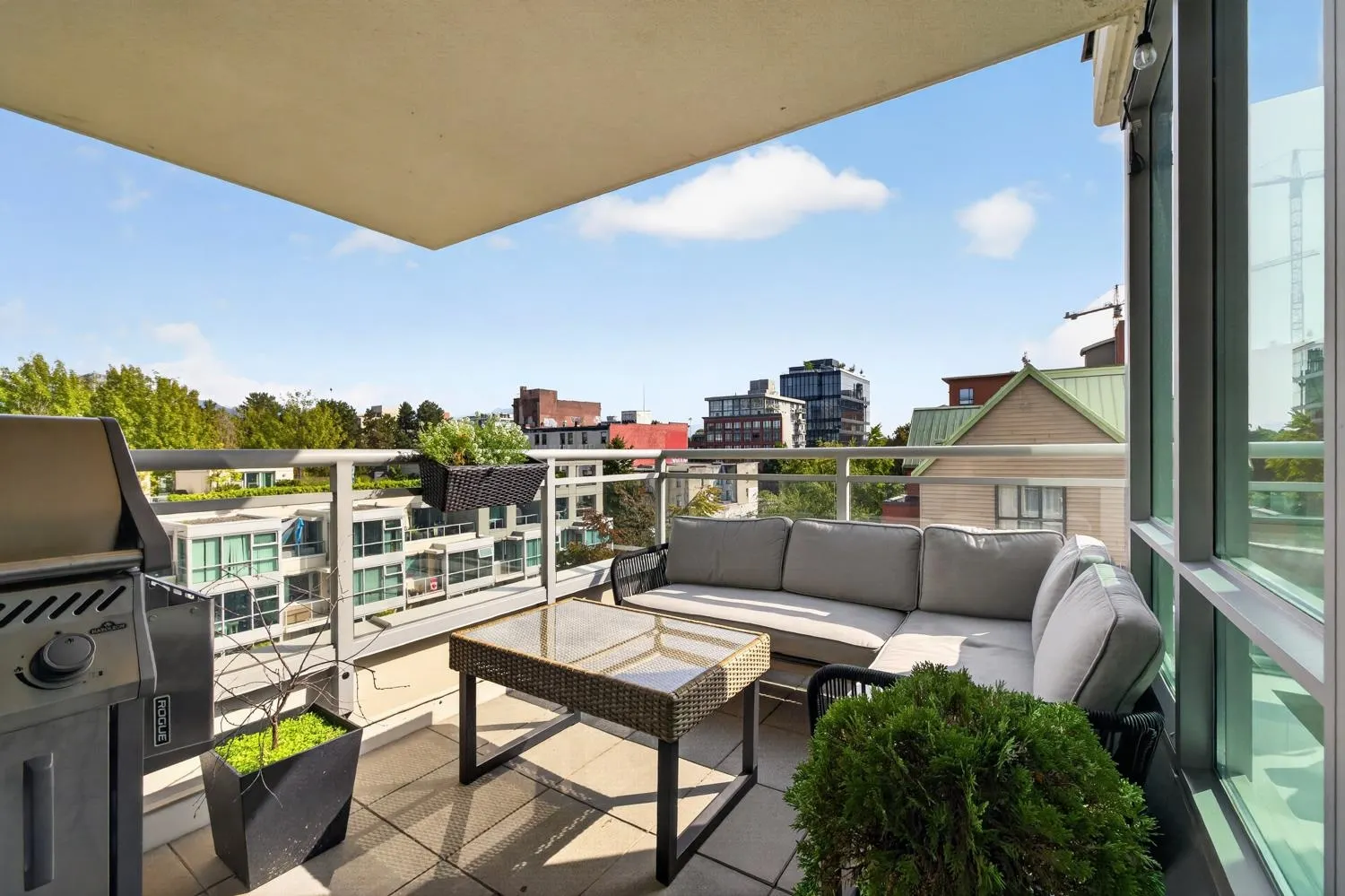 120 Milross Avenue #502