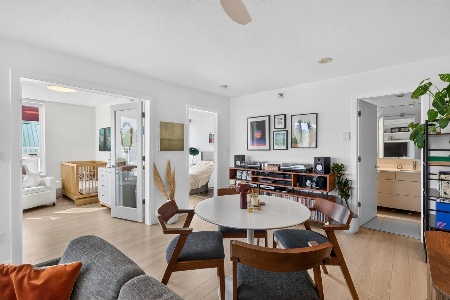 120 Milross Avenue #502