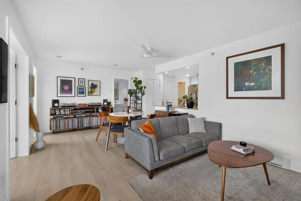 120 Milross Avenue #502