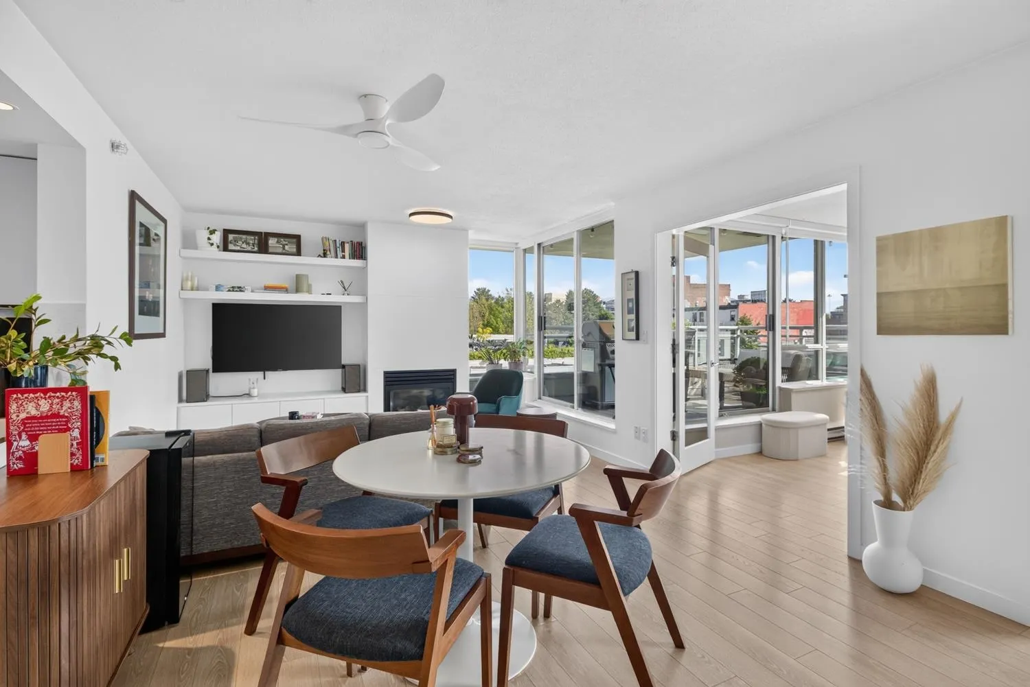 120 Milross Avenue #502